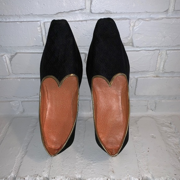 Indian Shoes - Traditional - Picture 1 of 2